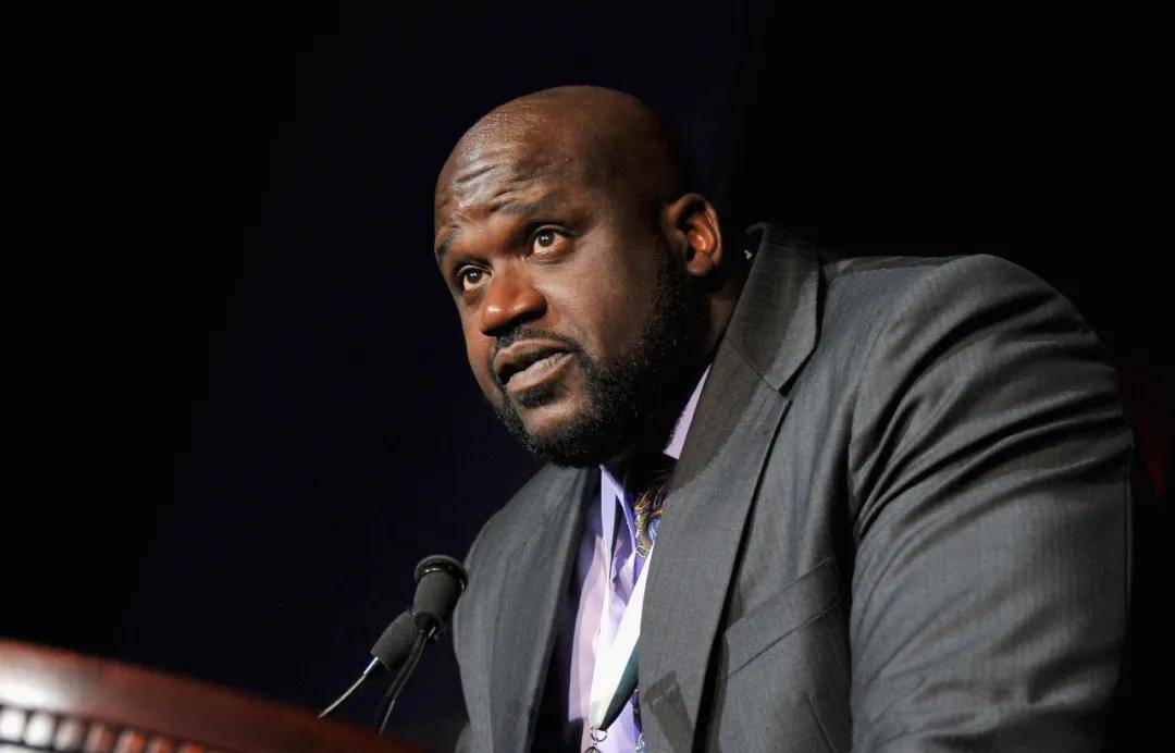 埃奇库姆成76人队史最年轻得分20+助攻5+且0失误球员（埃奇库姆成76人史上最年轻单场20+分5+助攻零失误球员）