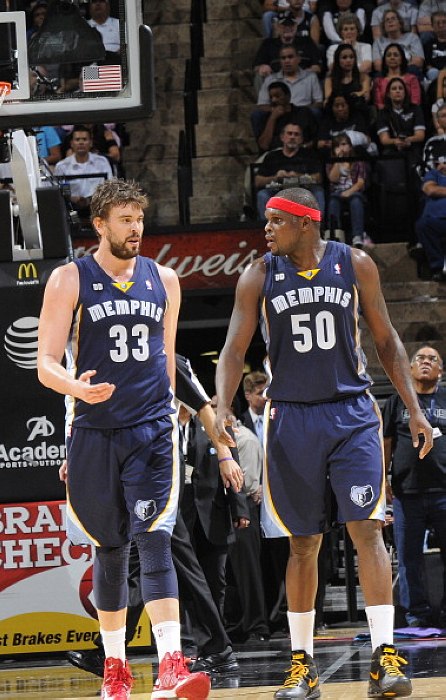 森林狼官方：爱德华兹因右脚酸痛将缺席今天对阵勇士的比赛（森林狼官宣：爱德华兹右脚酸痛，缺席今日对阵勇士一战）