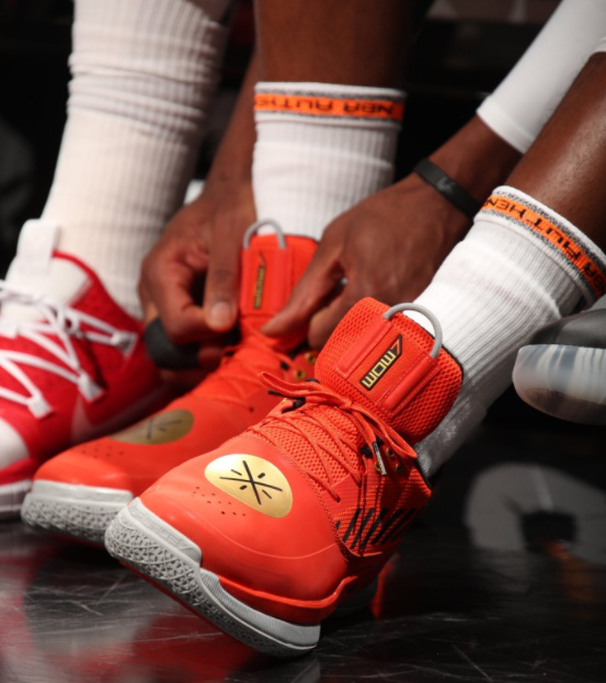 青训小将关键传球助攻队友破门（青训新星关键妙传助队友破门）