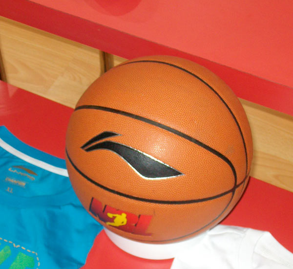 米兰是猎人还是猎物？阿莱格里：不，我不喜欢打猎（米兰究竟是猎手还是猎物？阿莱格里回应：不，我不喜欢狩猎）