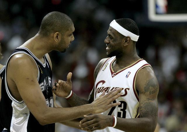 迷失！浓眉一度8中0&全场9中1贡献2分8篮板6助攻（手感冰冷！浓眉一度8投全失，全场9投仅中1，贡献2分8篮板6助攻）